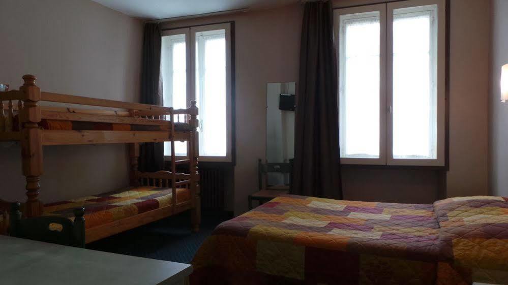 Logis Hotel Saint Jacques ヴァランス エクステリア 写真