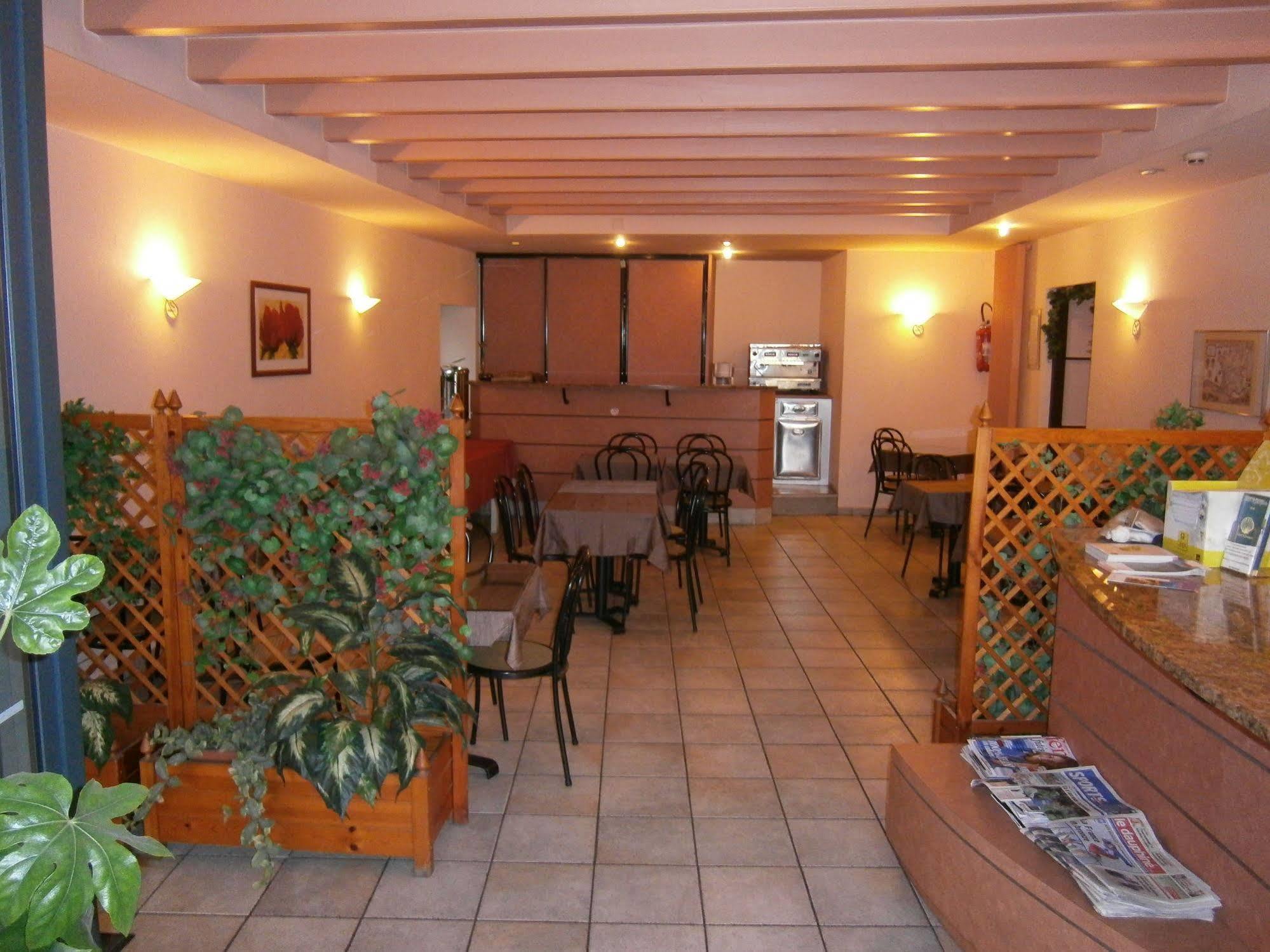 Logis Hotel Saint Jacques ヴァランス エクステリア 写真