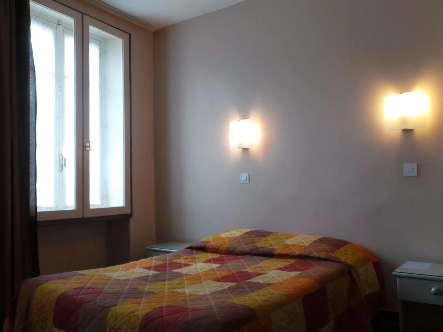 Logis Hotel Saint Jacques ヴァランス エクステリア 写真